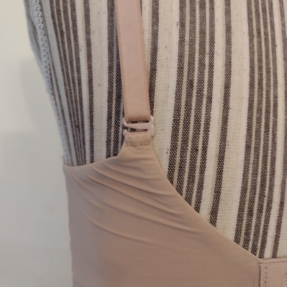 SOMA Nude Wireless Endless Luxe Adjustable Bralette Size S - Picture 4 of 11